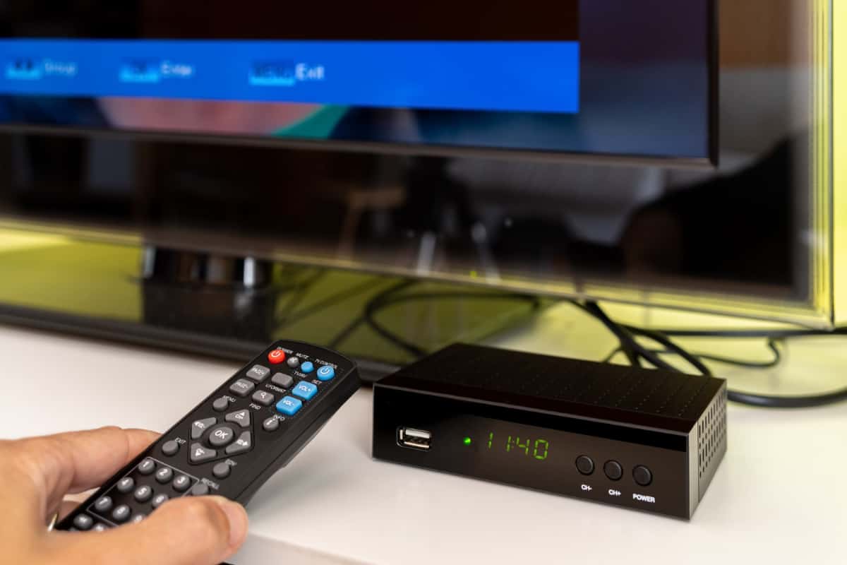 Unicom Set Top Box vs. STB Lain: Menguak Pilihan Terbaik untuk Hiburan Digital Anda!